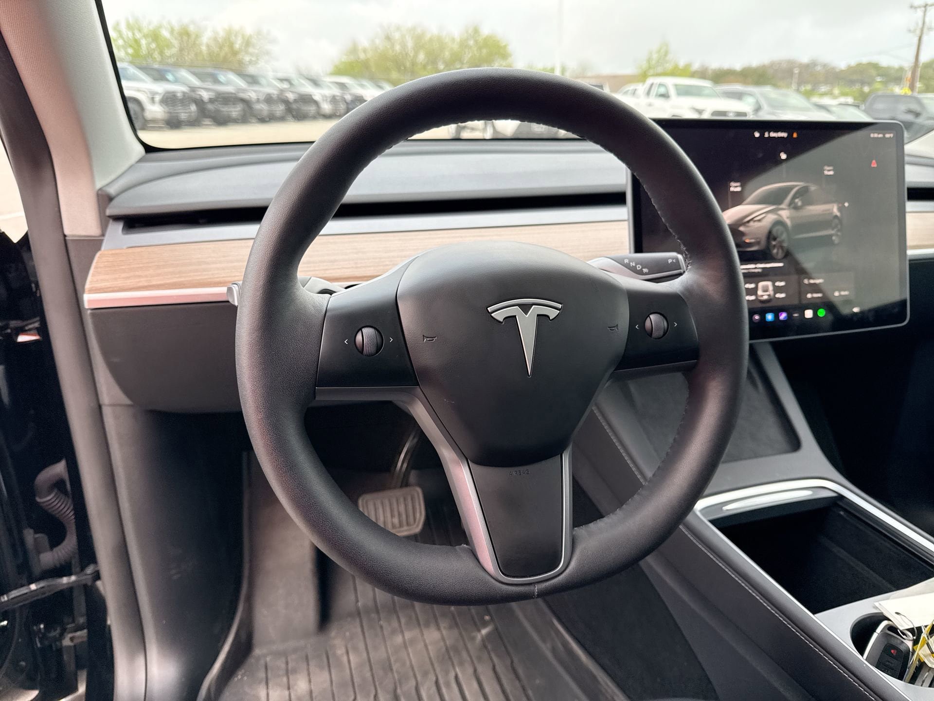 Used 2025 Tesla Model Y Long Range image 11