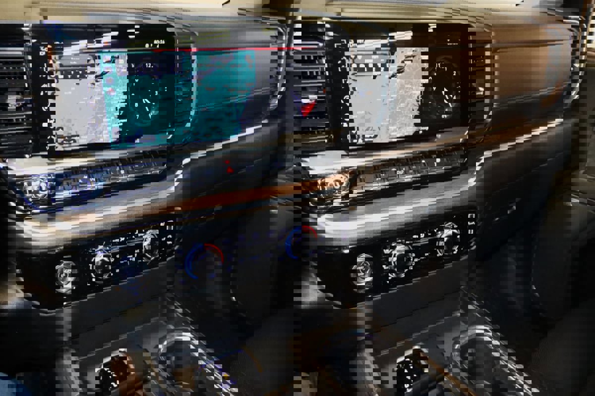 Used 2023 GMC Sierra 1500 SLT w/ SLT Convenience Package image 55