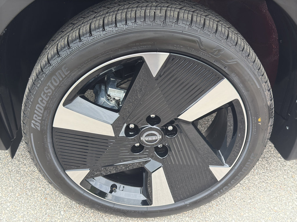 New 2026 Nissan Kicks SR w/ Cold Weather Package image 9