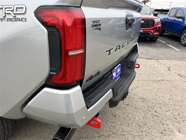 Used 2025 Toyota Tacoma TRD Off-Road image 11