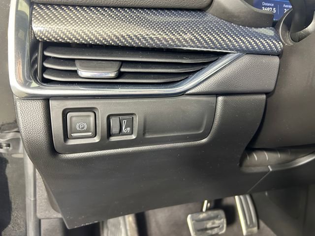 Certified 2023 Cadillac XT4 Sport w/ LPO, Onyx Lite Package image 19