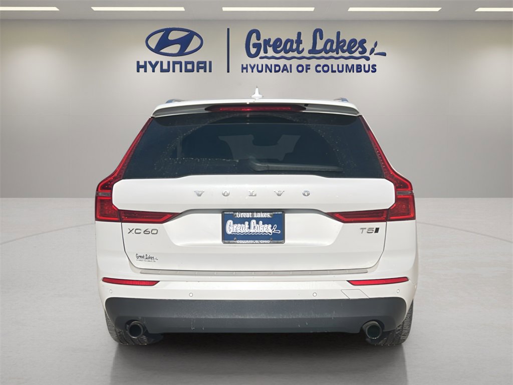 Used 2018 Volvo XC60 T5 Momentum w/ Vision Package image 4