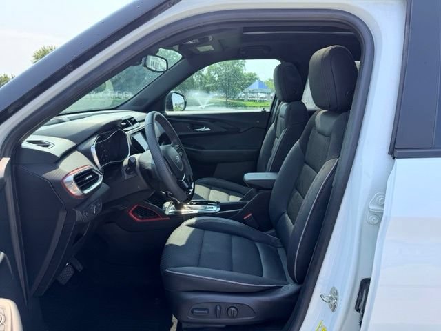 Used 2023 Chevrolet TrailBlazer RS w/ Sun and Liftgate Package AWD/4WD image 7