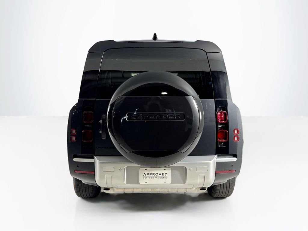 Used 2025 Land Rover Defender 130 S image 4