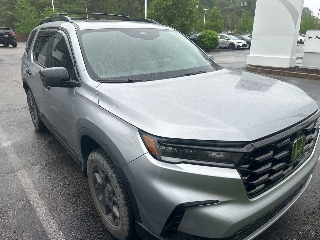 Used 2023 Honda Pilot TrailSport image 1