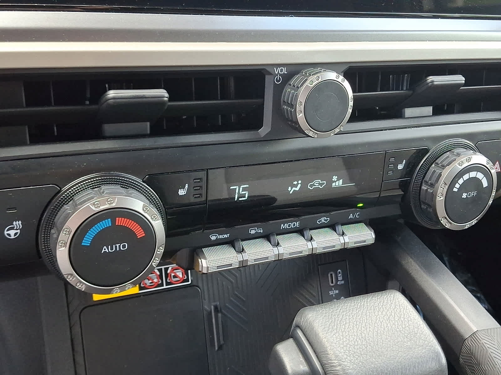 Certified 2024 Toyota Tacoma TRD Off-Road w/ TRD Off Road Upgrade Package AWD/4WD image 17