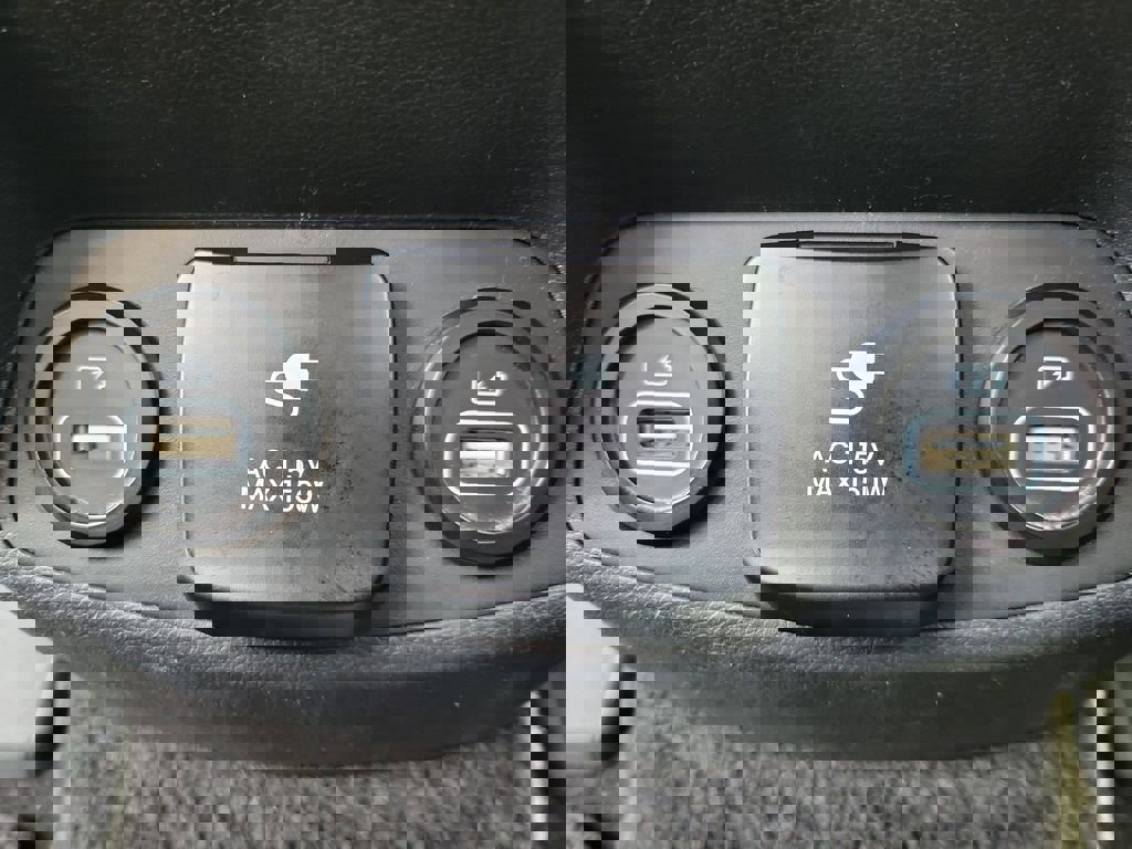 Used 2022 Hyundai Santa Fe Calligraphy image 16