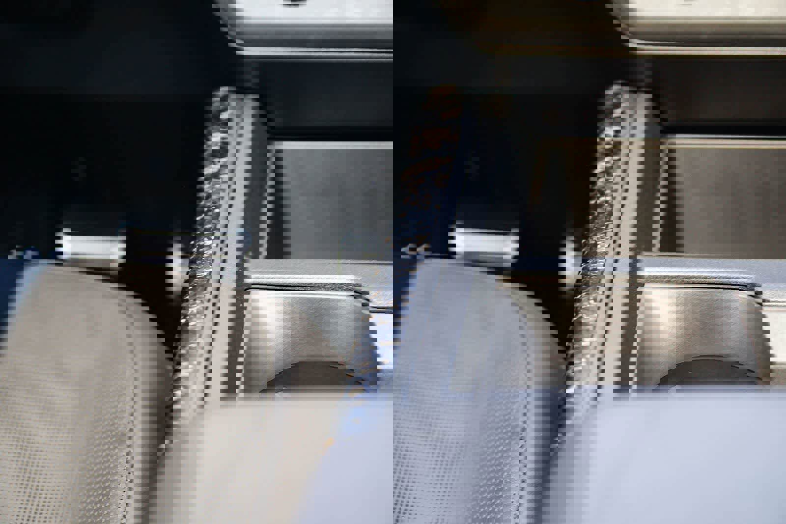 New 2026 Land Rover Defender 110 OCTA AWD/4WD image 18