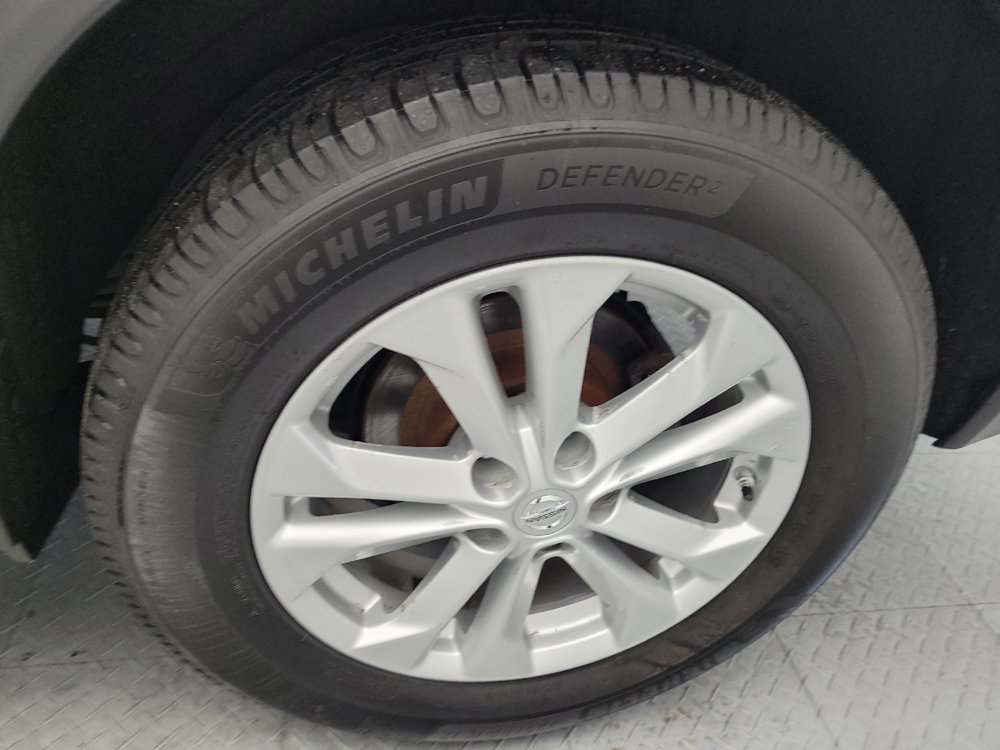 Used 2016 Nissan Rogue SV w/ SV Premium Package FWD image 31