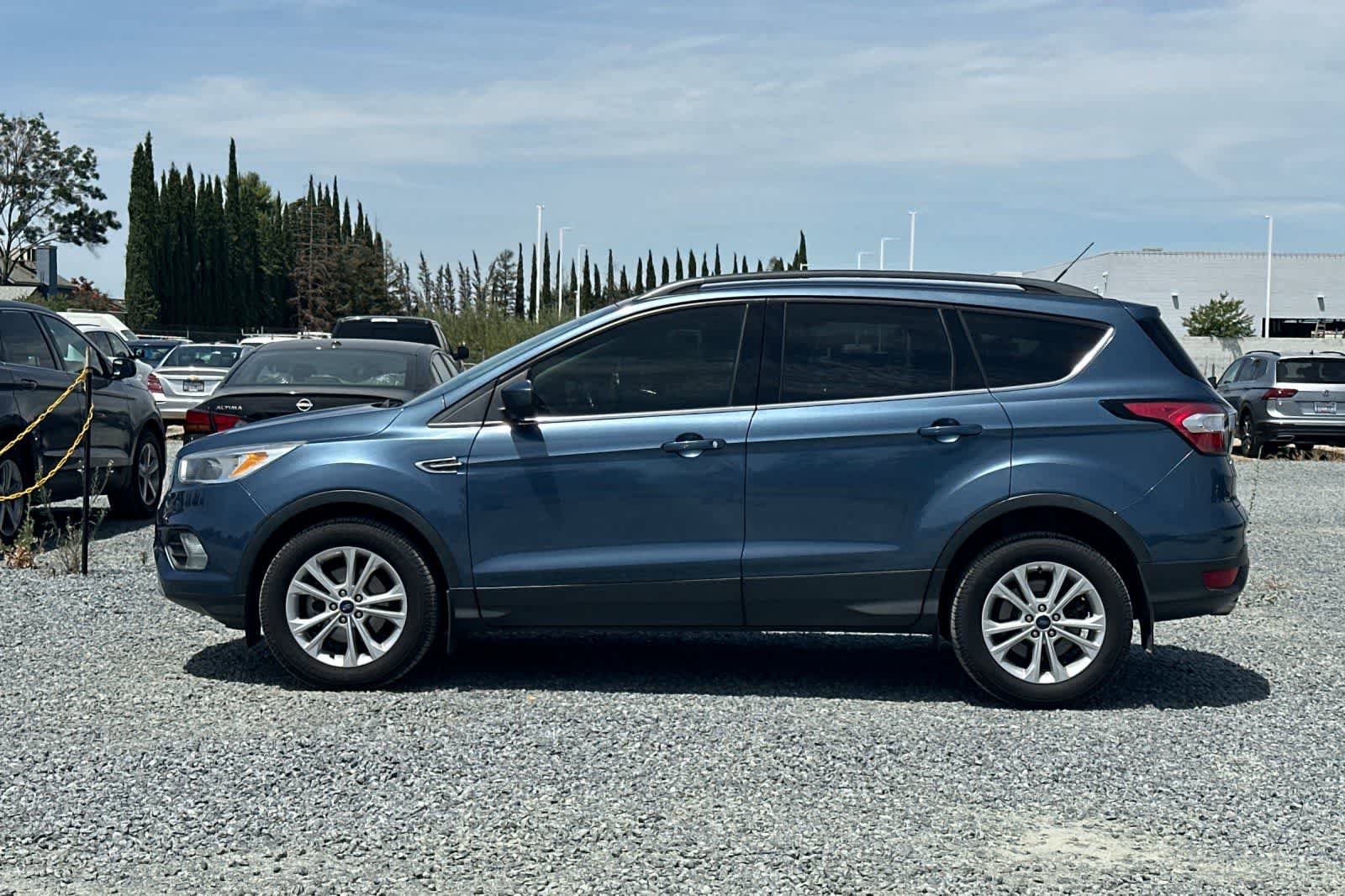 Used 2018 Ford Escape SE FWD image 6