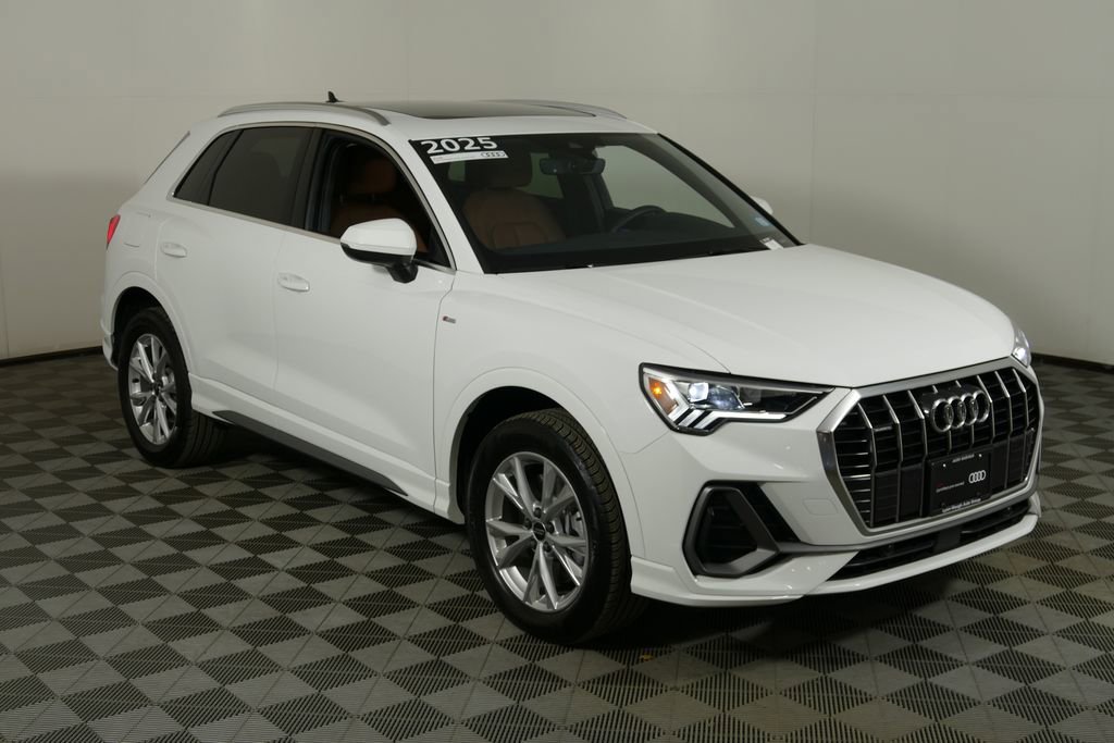 Certified 2025 Audi Q3 2.0T Premium Plus w/ Premium Plus Package AWD/4WD image 1
