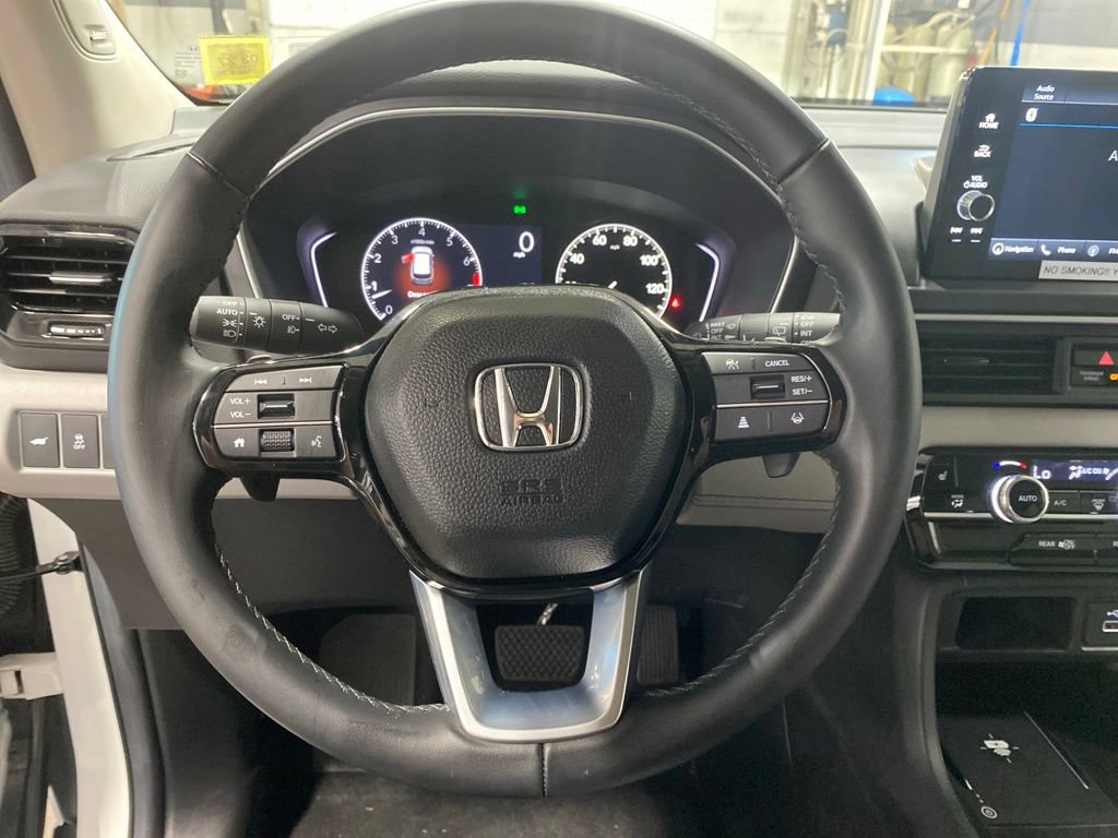 Used 2025 Honda Pilot Touring image 21