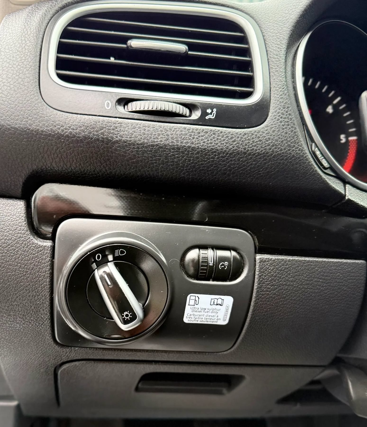 Used 2014 Volkswagen Jetta TDI FWD image 21
