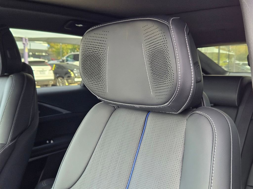 Certified 2024 Cadillac Lyriq Luxury image 12