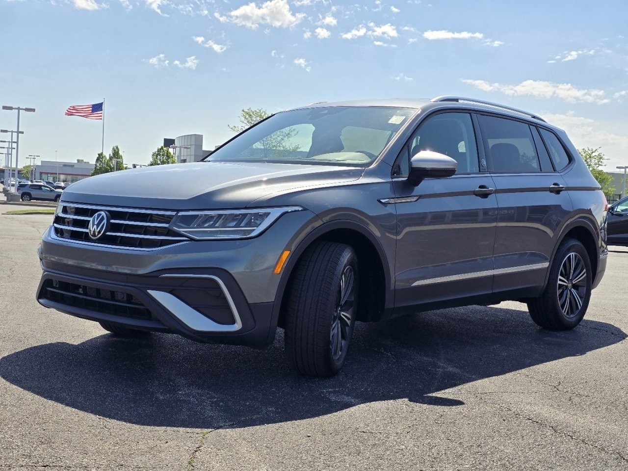 Used 2024 Volkswagen Tiguan Wolfsburg Edition FWD image 10