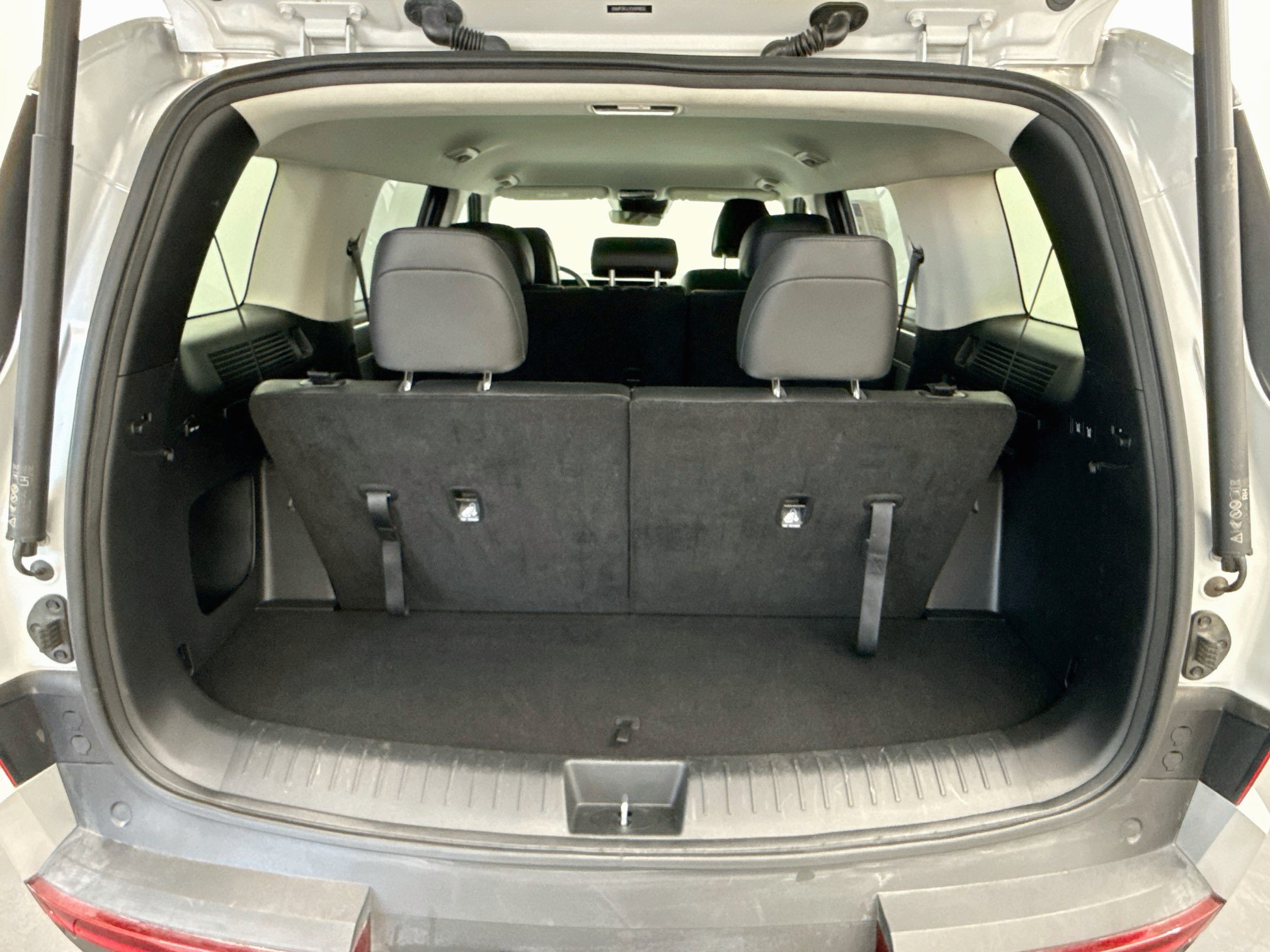 Used 2025 Hyundai Santa Fe SEL FWD image 28