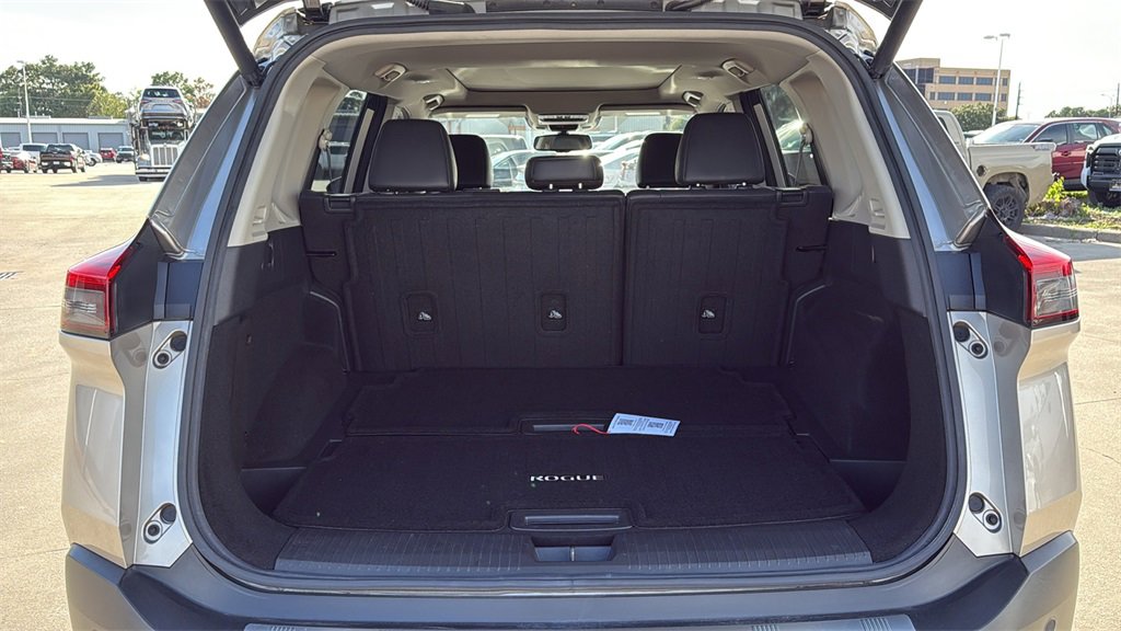 Used 2021 Nissan Rogue Platinum image 27