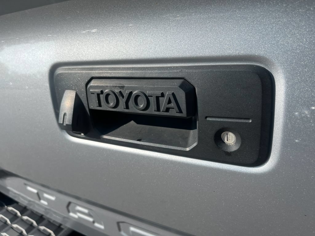 Used 2020 Toyota Tacoma TRD Off-Road w/ TRD Premium Off Road Package AWD/4WD image 41