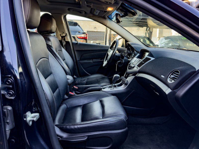 Used 2014 Chevrolet Cruze LT w/ RS Package image 23