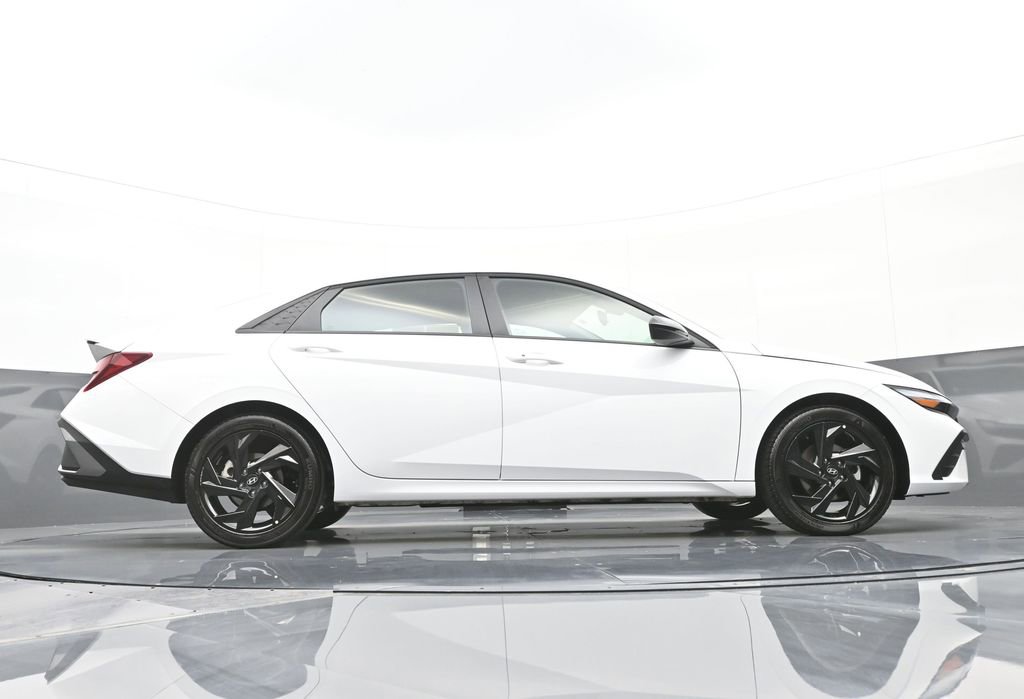 Certified 2026 Hyundai Elantra Sport FWD image 38