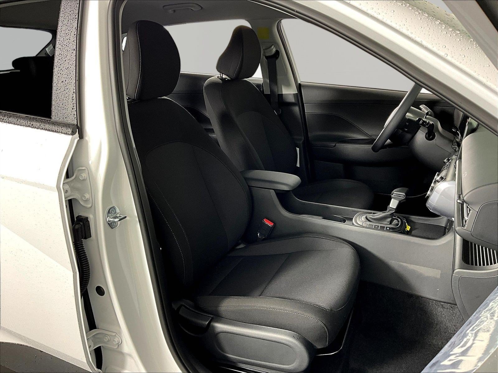 New 2027 Hyundai Kona SE AWD/4WD image 18