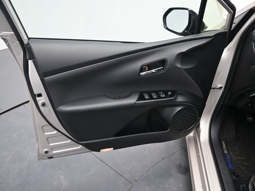 Used 2020 Toyota Prius Prime XLE image 18