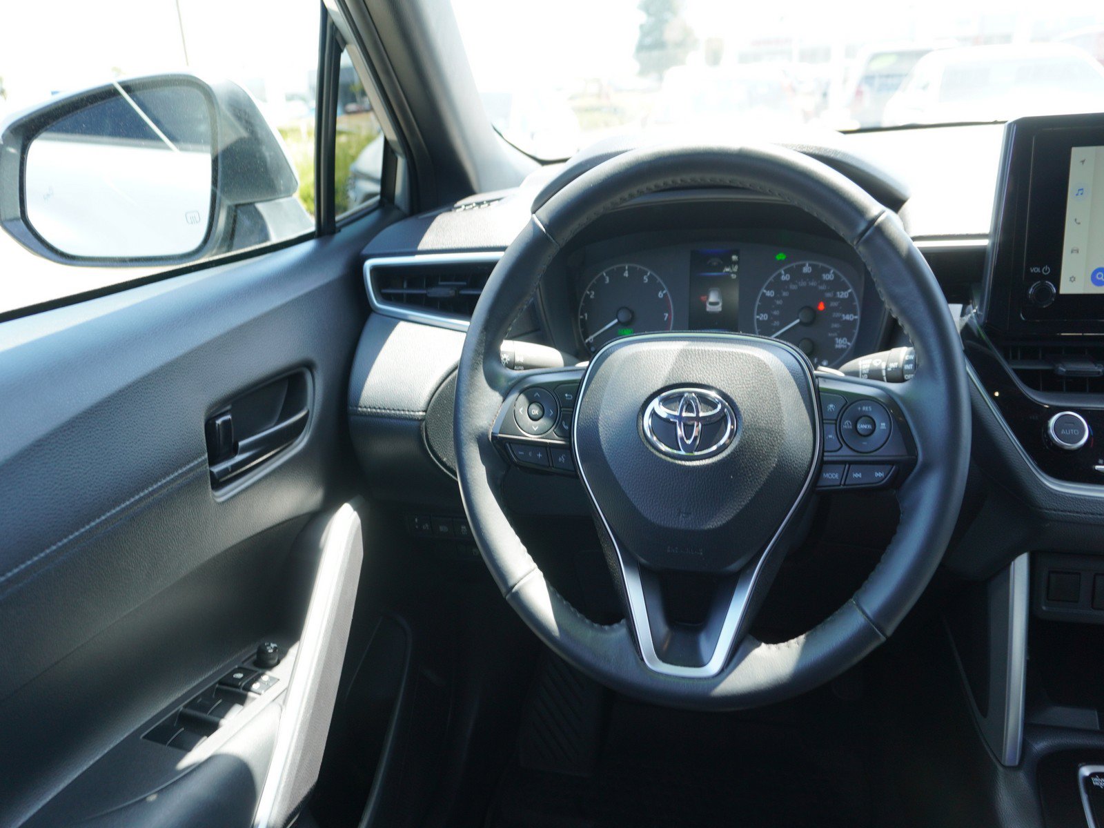Used 2024 Toyota Corolla Cross AWD Hybrid w/ Moonroof Package image 18