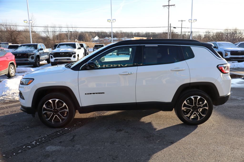 Used 2024 Jeep Compass Limited image 25