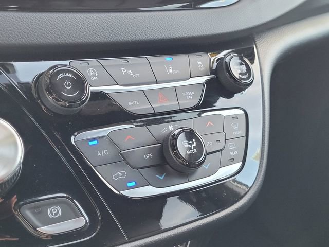 Used 2025 Chrysler Pacifica Select FWD image 11