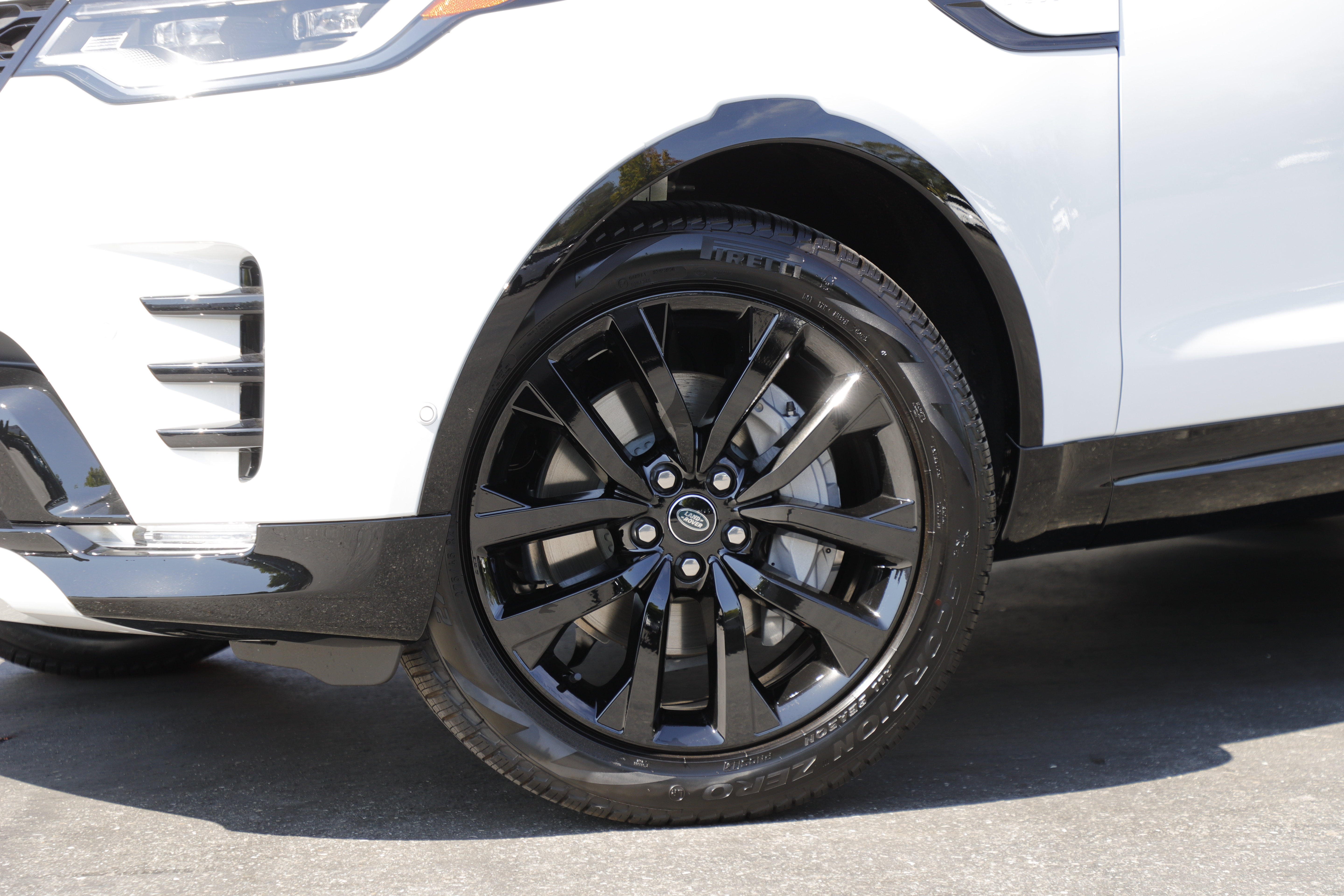 New 2026 Land Rover Discovery Dynamic SE AWD/4WD image 2