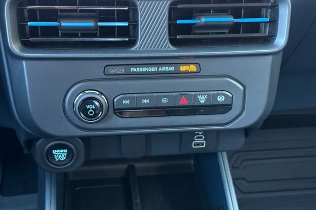 Used 2025 Ford Maverick Lobo AWD/4WD image 19