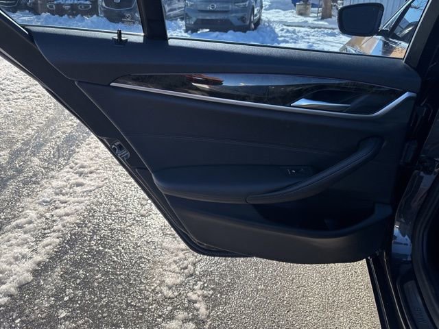 Used 2020 BMW 530e w/ Convenience Package image 27