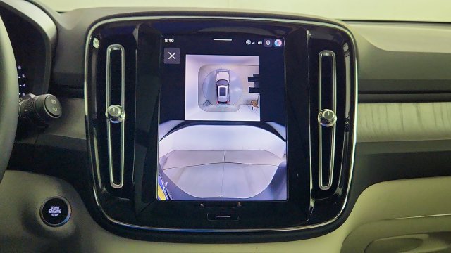 New 2026 Volvo XC40 B5 Plus w/ Climate Package AWD/4WD image 19