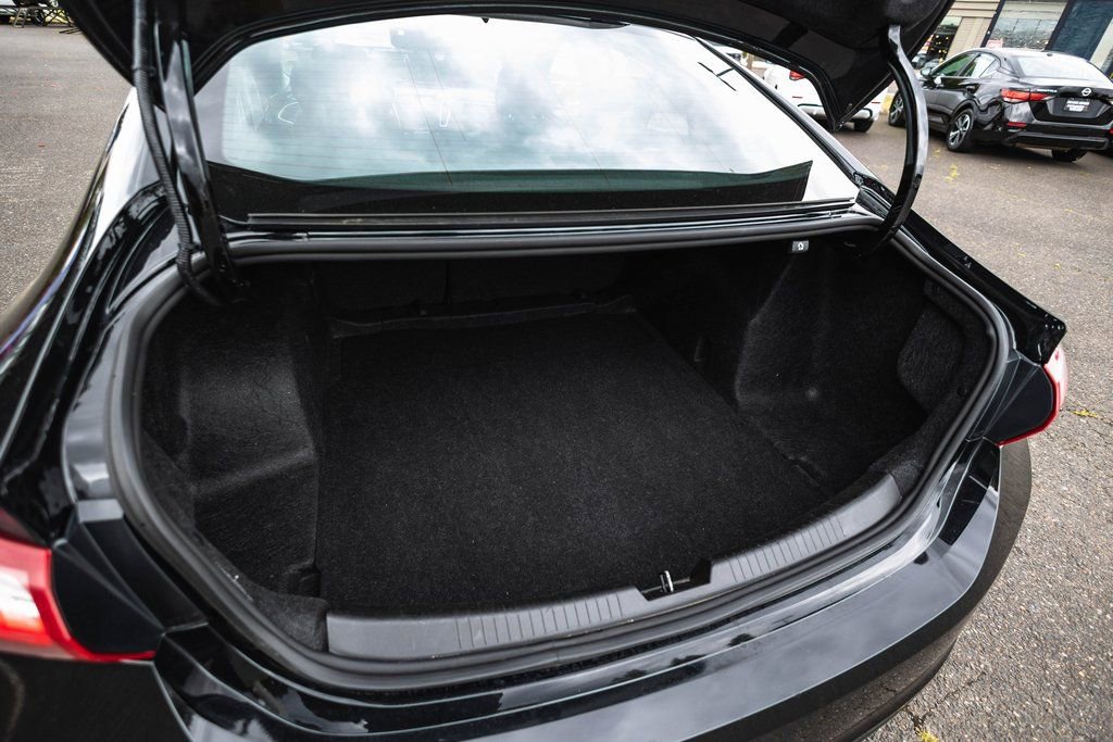Used 2022 Chevrolet Malibu LT FWD image 28