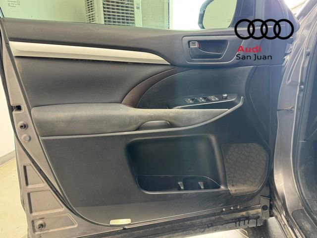 Used 2015 Toyota Highlander LE FWD image 26