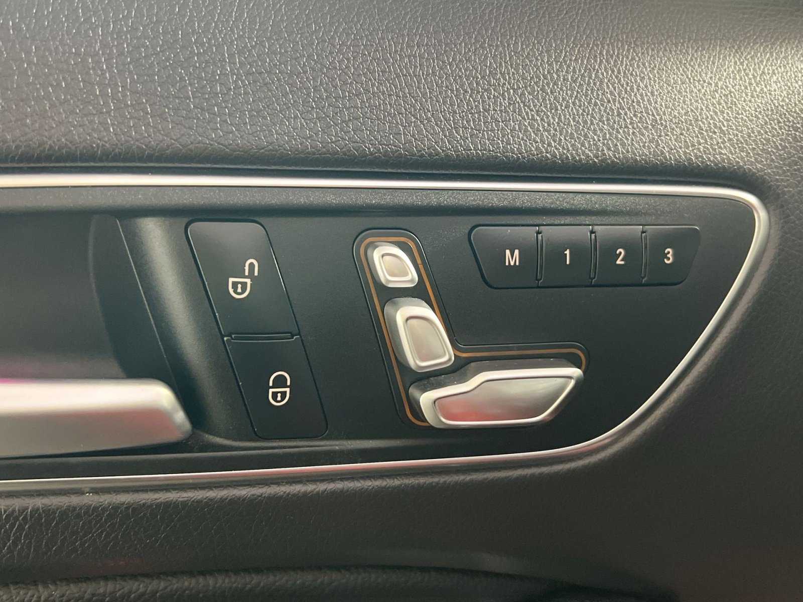 Used 2019 Mercedes-Benz GLA 250 4MATIC image 32