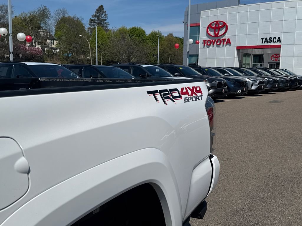 Used 2023 Toyota Tacoma TRD Sport w/ Technology Package AWD/4WD image 37