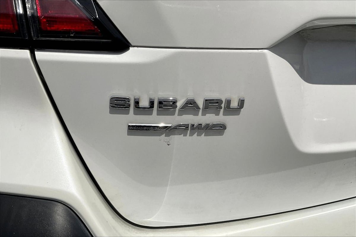 Used 2024 Subaru Outback Premium image 8