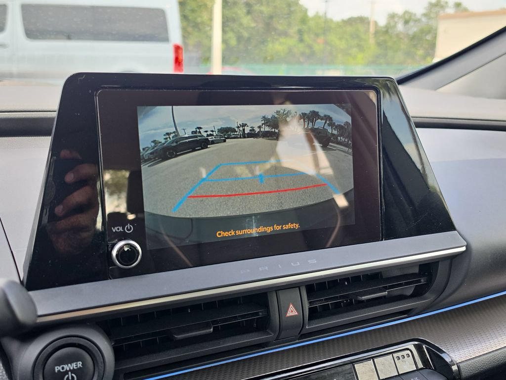 Used 2024 Toyota Prius XLE FWD image 18