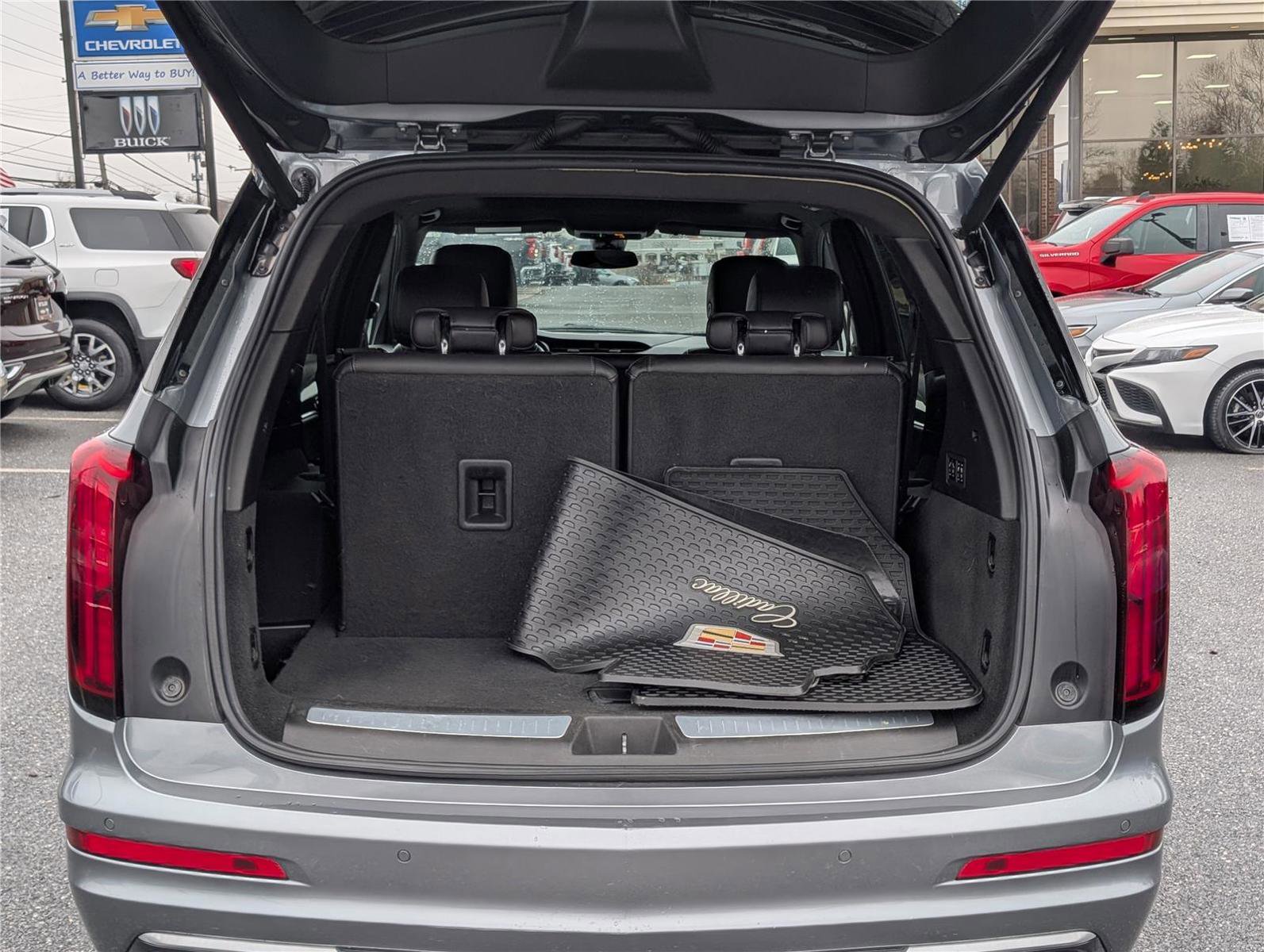 Used 2022 Cadillac XT6 Premium Luxury image 14