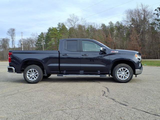 Used 2023 Chevrolet Silverado 1500 LT w/ Z71 Off-Road Package AWD/4WD image 3