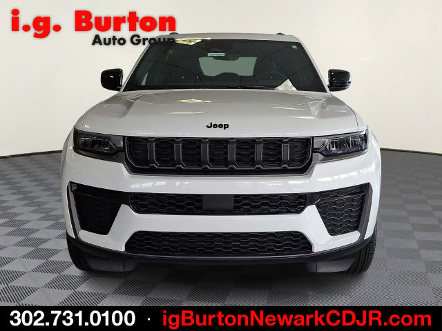 New 2026 Jeep Grand Cherokee Altitude AWD/4WD image 2