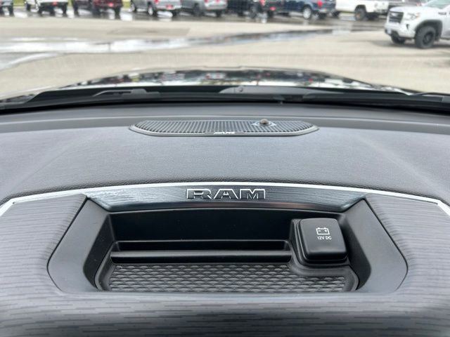 Used 2024 RAM 1500 Laramie AWD/4WD image 17