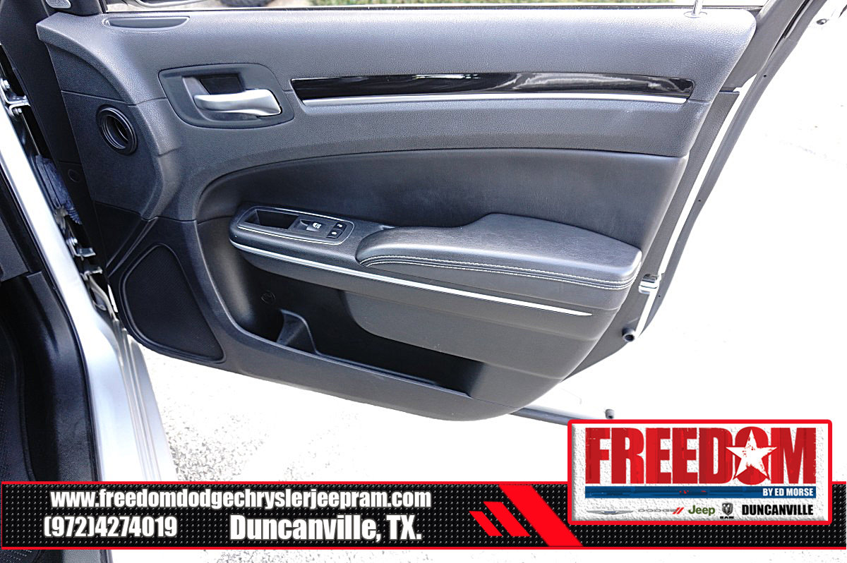 Used 2023 Chrysler 300 S RWD image 42