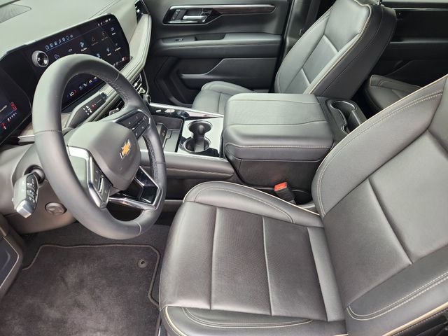 Used 2025 Chevrolet Suburban Premier AWD/4WD image 11