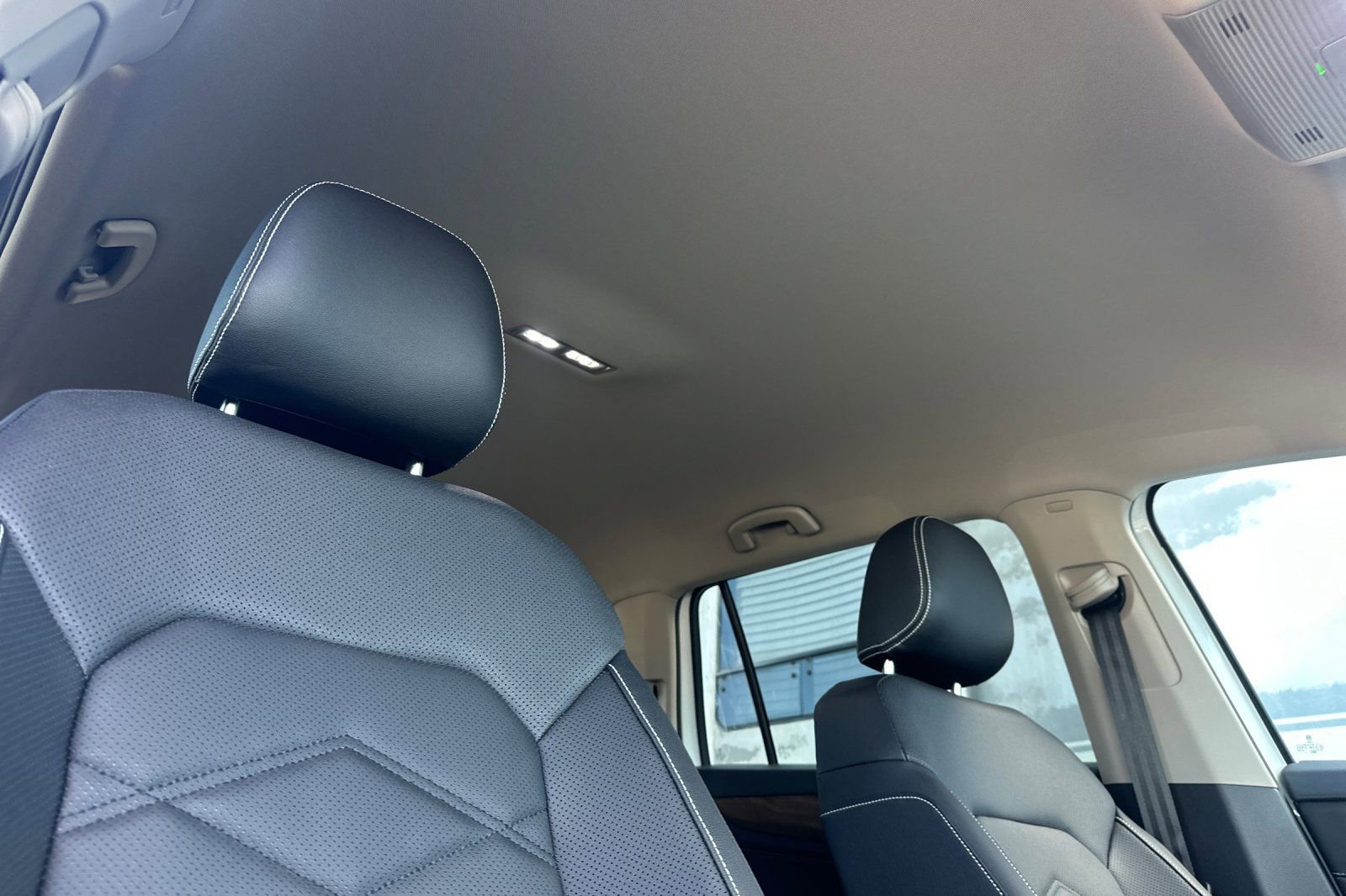 New 2026 Volkswagen Atlas SE FWD image 18