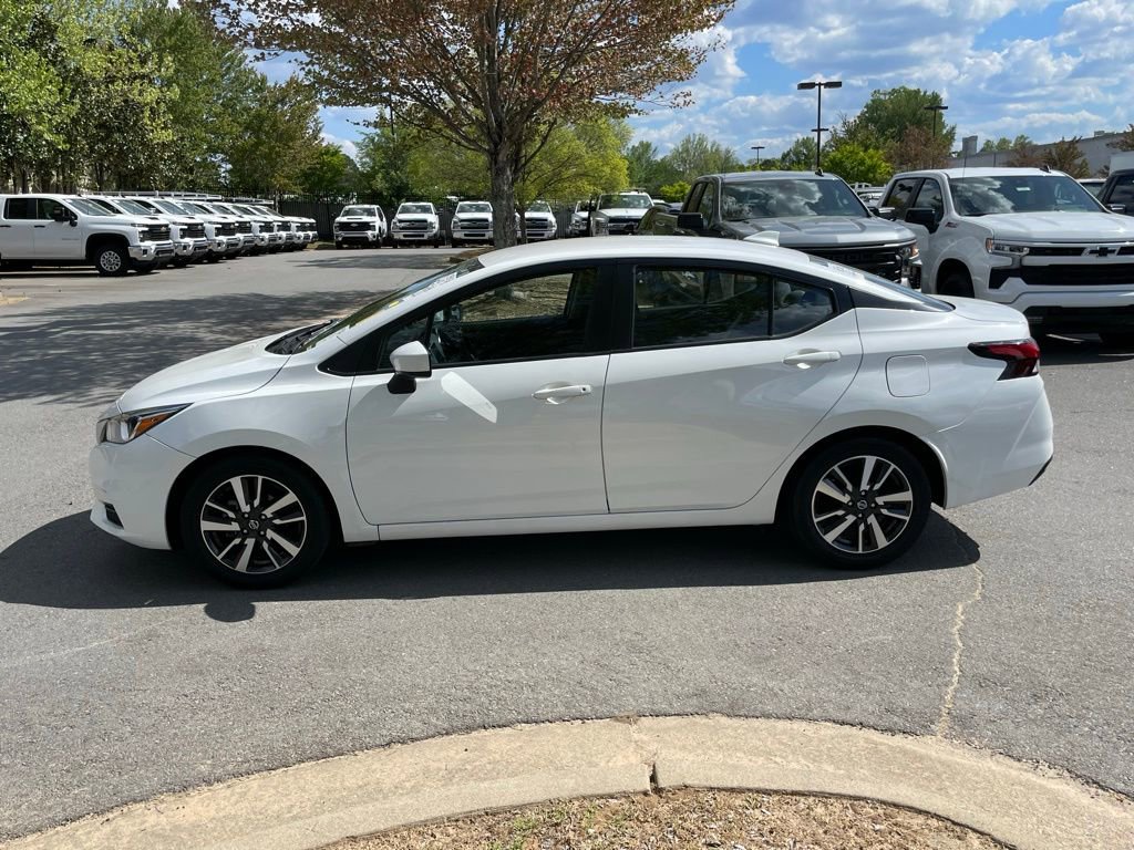 Used 2022 Nissan Versa SV image 4