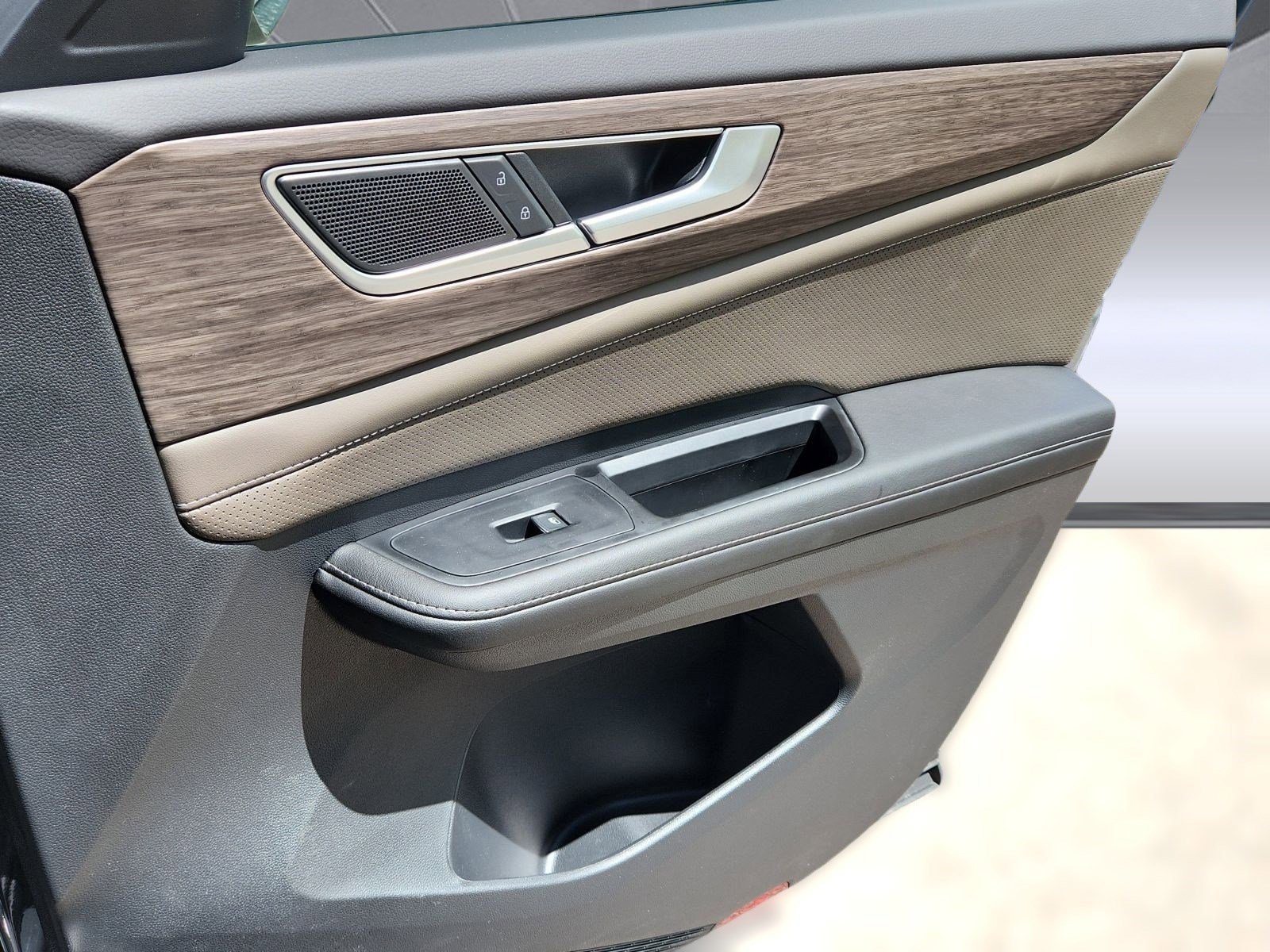 New 2025 Volkswagen Atlas SEL image 19