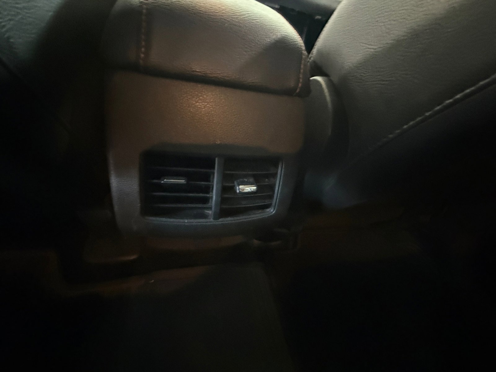 Used 2013 Ford Edge SEL image 32