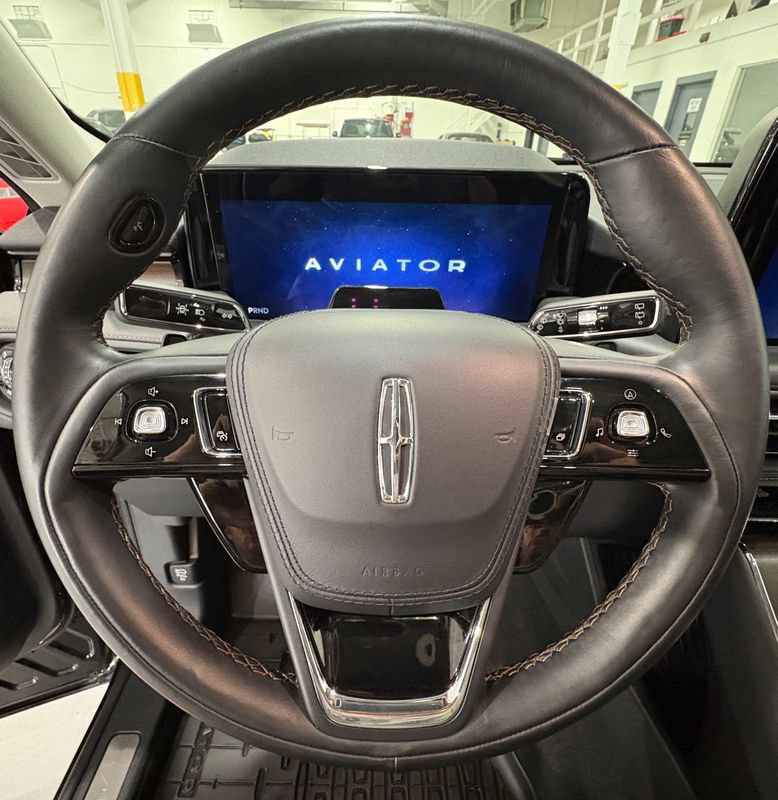 Used 2025 Lincoln Aviator Reserve w/ Illumination Package AWD/4WD image 11